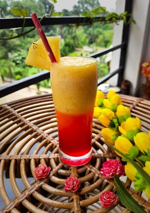 A picture of Sunset pineapple mocktail.