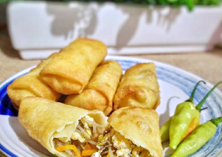 Bagaimana Menyiapkan Lumpia Taoge Telur Anti Gagal