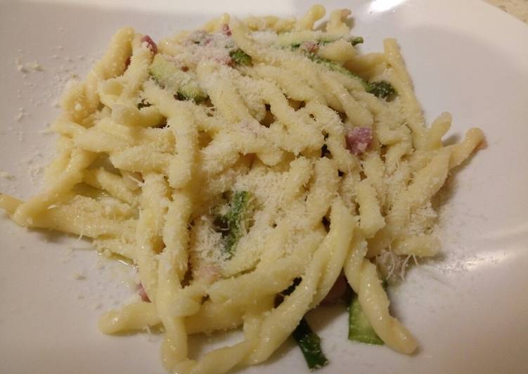 Recipe: Tasty Fresh pasta with asparagus and pancetta