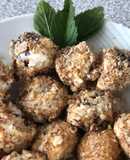 Uvas cubiertas con queso crema y nuez