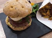Une photo de steak haché courgette