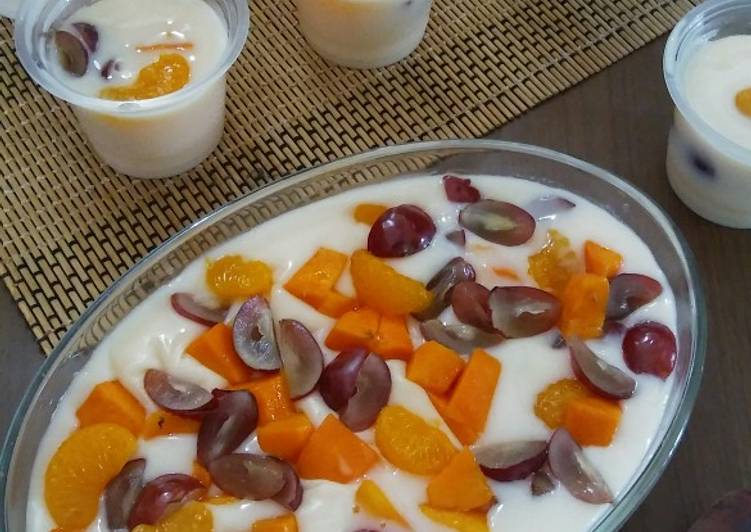Cara Gampang Membuat Silky Pudding with mix fruit Anti Gagal