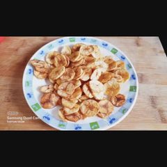 A picture of Homemade nendran chips.