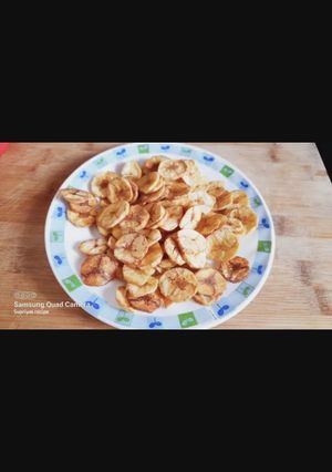 A picture of Homemade nendran chips.
