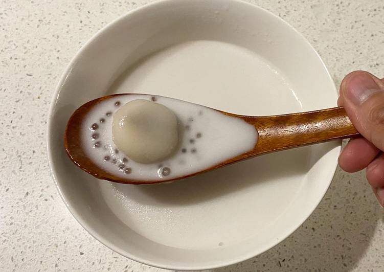 Glutinous rice balls with sago in coconut milk dessert