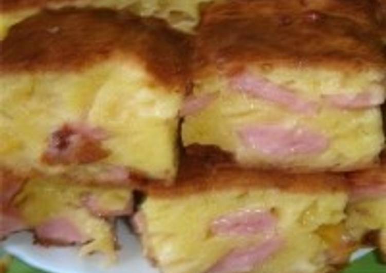 Пирог с сосисками и сыром на пикник