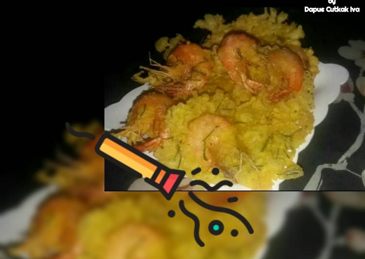 Peyek udang enak dan renyah