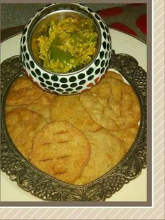 सूजी और आटा की मठरी (suji aur atta ki mathri recipe in Hindi) रेसिपी मुख्य फोटो