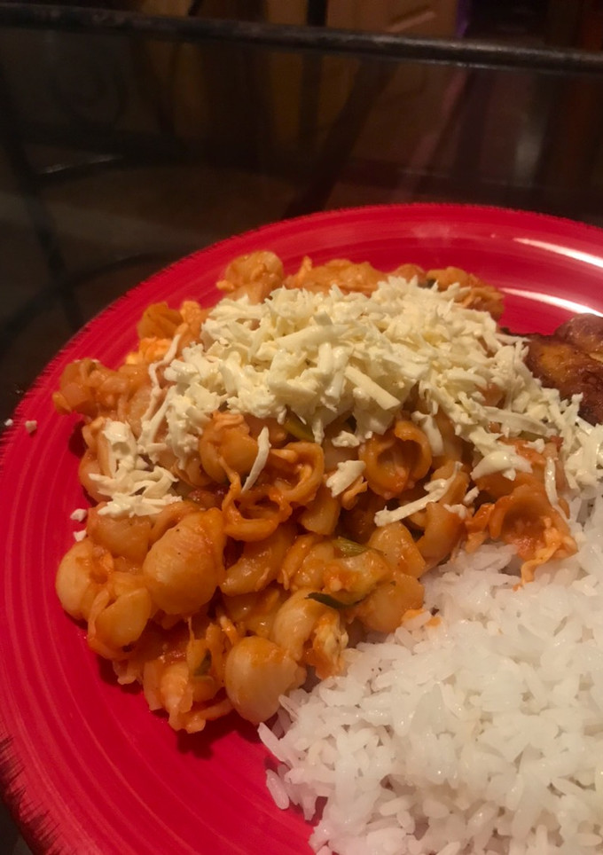 Una foto de Caracolitos con queso