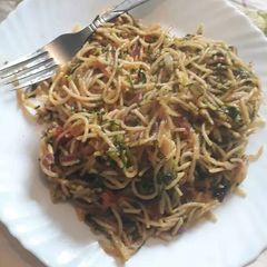A picture of Fried spaghetti.
