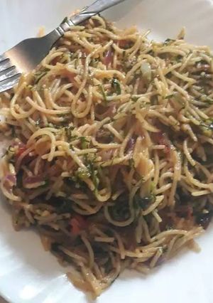 A picture of Fried spaghetti.