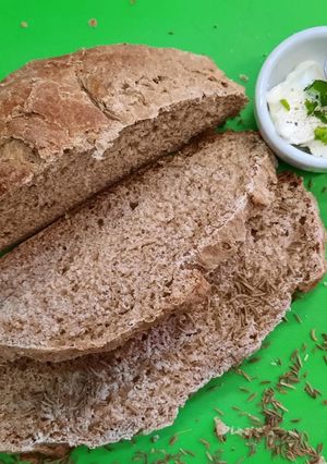 Una foto de Pan tipo Goldstein (Rye Bread o pan gris) pan de centeno