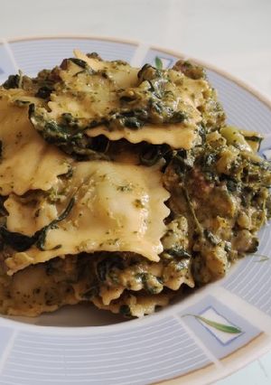 Una foto de Pasta rellena con brócoli y espinacas 🥦💚