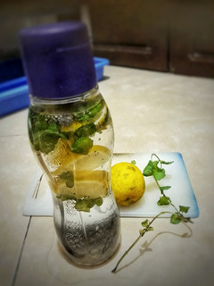 Foto resep Infused Water Jeruk Nipis + Daun Mint + Chia Seeds