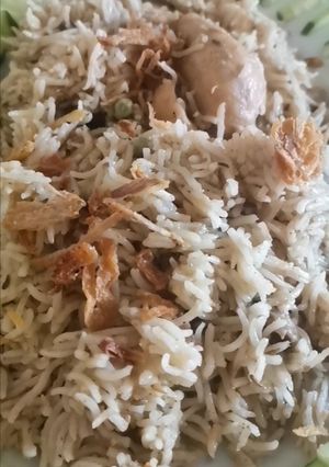 A picture of Yakhni pulao.