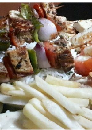 A picture of Paneer Shashlik Sizzler.