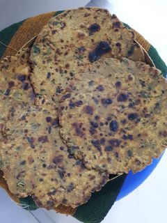 મિક્સ ભાજી ના ઢેબરા (Mix Bhaji Dhebra Recipe In Gujarati) રેસીપી મુખ્ય ફોટો