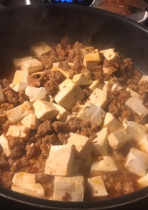A picture of Mapo tofu 麻婆豆腐.