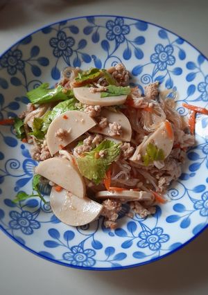 รูปของ ยำวุ้นเส้น หมูยอ หมูสับ