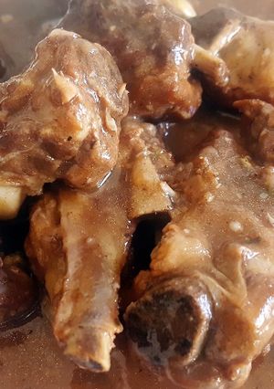 A picture of Pork Ribs in Sauce.