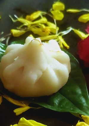 A picture of Ukadiche Modak.