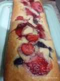Budín de limón con frutos rojos
