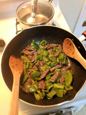 Simple Way Prepare Recipe The Most Popular Green Pepper Beef in China that is Awesome, Addictive}