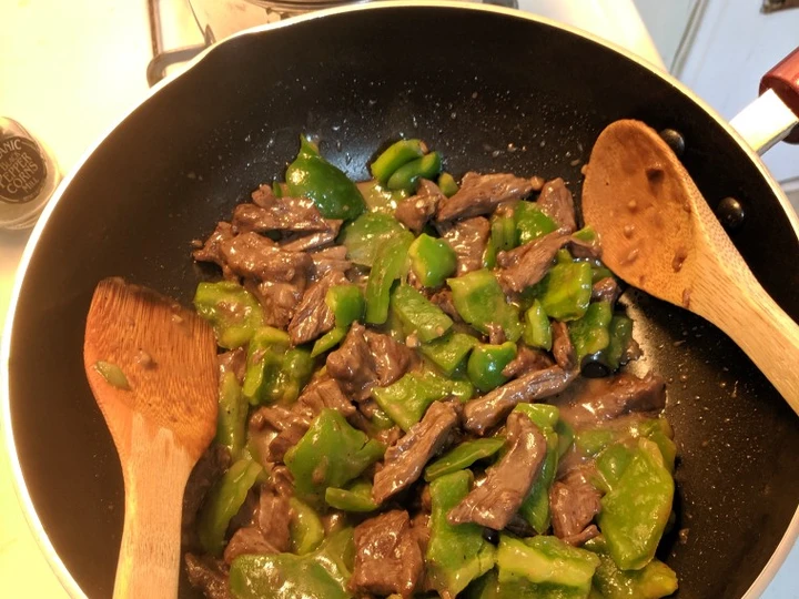 Simple Way Prepare Recipe The Most Popular Green Pepper Beef in China that is Awesome, Addictive}