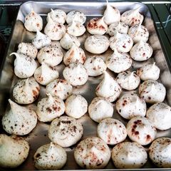 A picture of Meringues.
