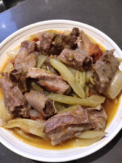 A picture of Beef Stew with Celery and Tomato.