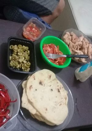 Una foto de Wraps: con masa de pizzas ;)