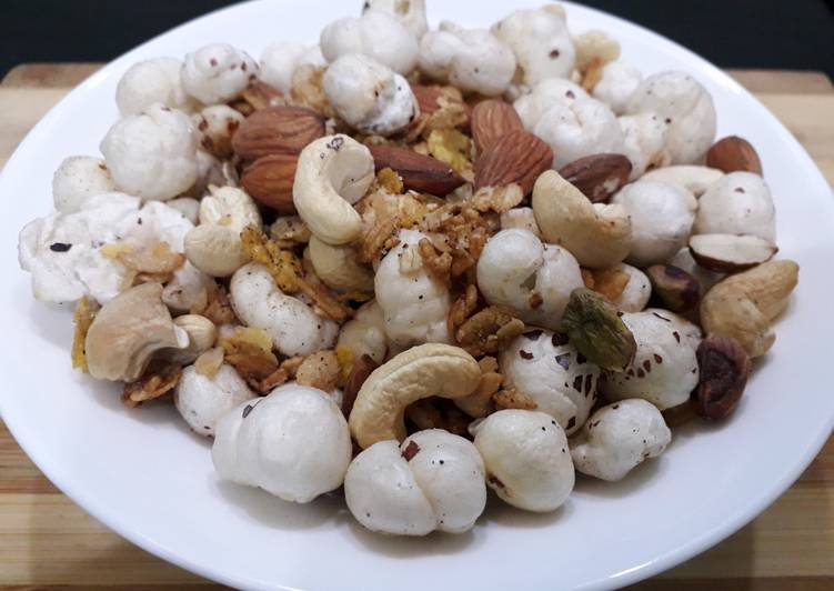 Steps to Make Quick Rosted dry fruits with muesli