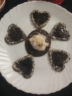 A picture of Chocolatey coconut malpua.