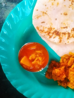 तांदळाच्या उकडीची भाकरी (tandyachi ukdichi bhakri recipe in marathi) रेसिपी चे मुख्य फोटो