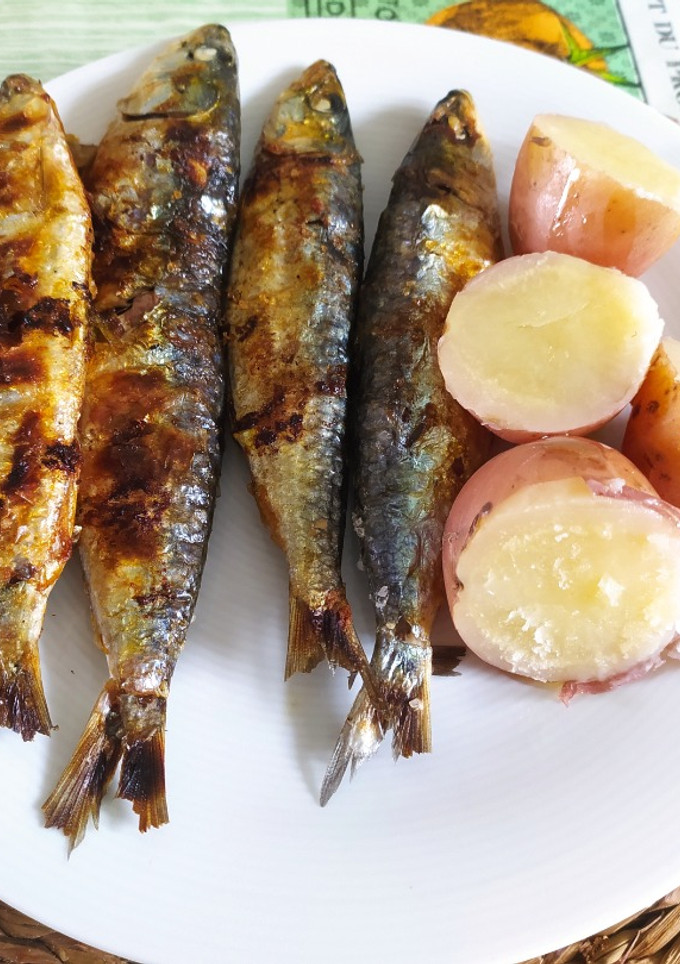 Una foto de Sardiñas á brasa (sardinas a la brasa)