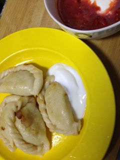 A picture of Varenyky (Ukrainian Dumpling).