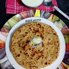 A picture of Aloo Paratha(potato paratha).