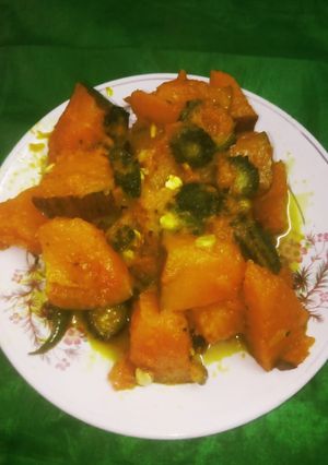 উচ্ছে কুমড়ো ভাজা(ucche kumro bhaaja recipe in Bengali) রেসিপির প্রধান ছবি