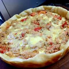 Foto principal de Tarta de atún, tomate 🍅 y queso 🧀