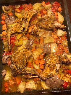 Una foto de Conejo al Brandy con verduras al horno