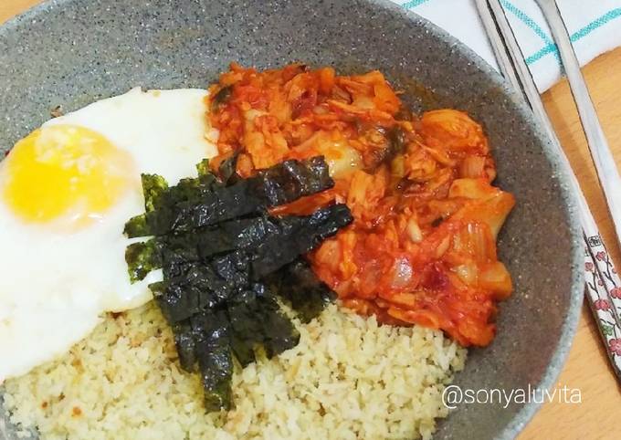 Cara Gampang Menyiapkan Easy Diet Menu: Kimchi and Tuna Over Cauliflower Rice 김치참치덮밥, Menggugah Selera
