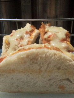 બ્રેડ તાકોઝ પિઝા(bread tacos pizza in Gujarati) રેસીપી મુખ્ય ફોટો