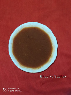 ખજૂર આંબલી ની ચટણી (Dates Tamarind Chutney Recipe In Gujarati) રેસીપી મુખ્ય ફોટો
