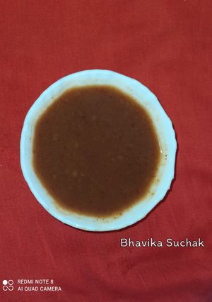 ખજૂર આંબલી ની ચટણી (Dates Tamarind Chutney Recipe In Gujarati) રેસીપી મુખ્ય ફોટો