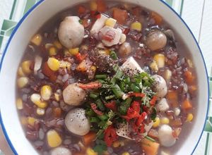 Hình của món Cháo gạo lức nấm chay.