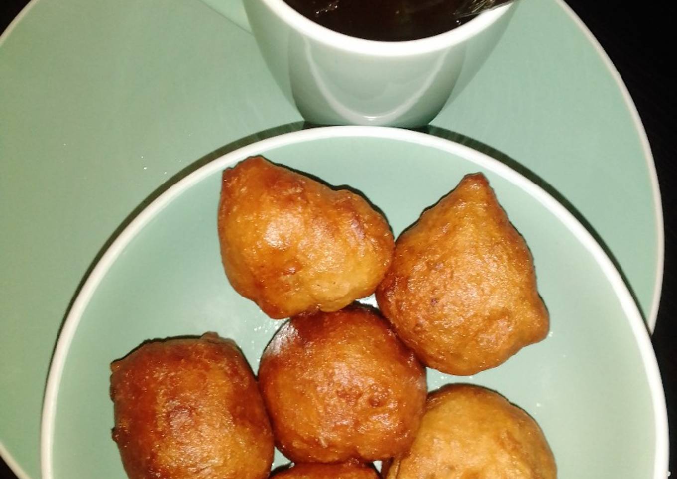 Puff puff with black tea