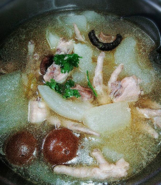 รูปของ ขาไก่ตุ๋นฟักมะนาวดอง