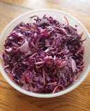 Салат из краснокачанной капусты и моркови