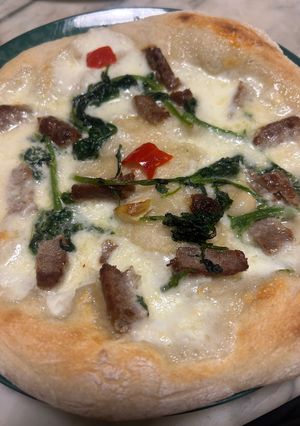 Foto di Pizza Semi Integrale con Salsiccia e Senape Saltata