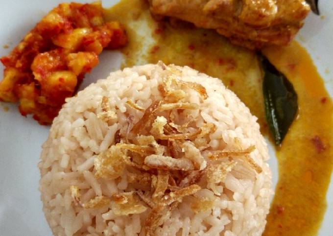 Bagaimana Menyiapkan Nasi Minyak Palembang Anti Gagal